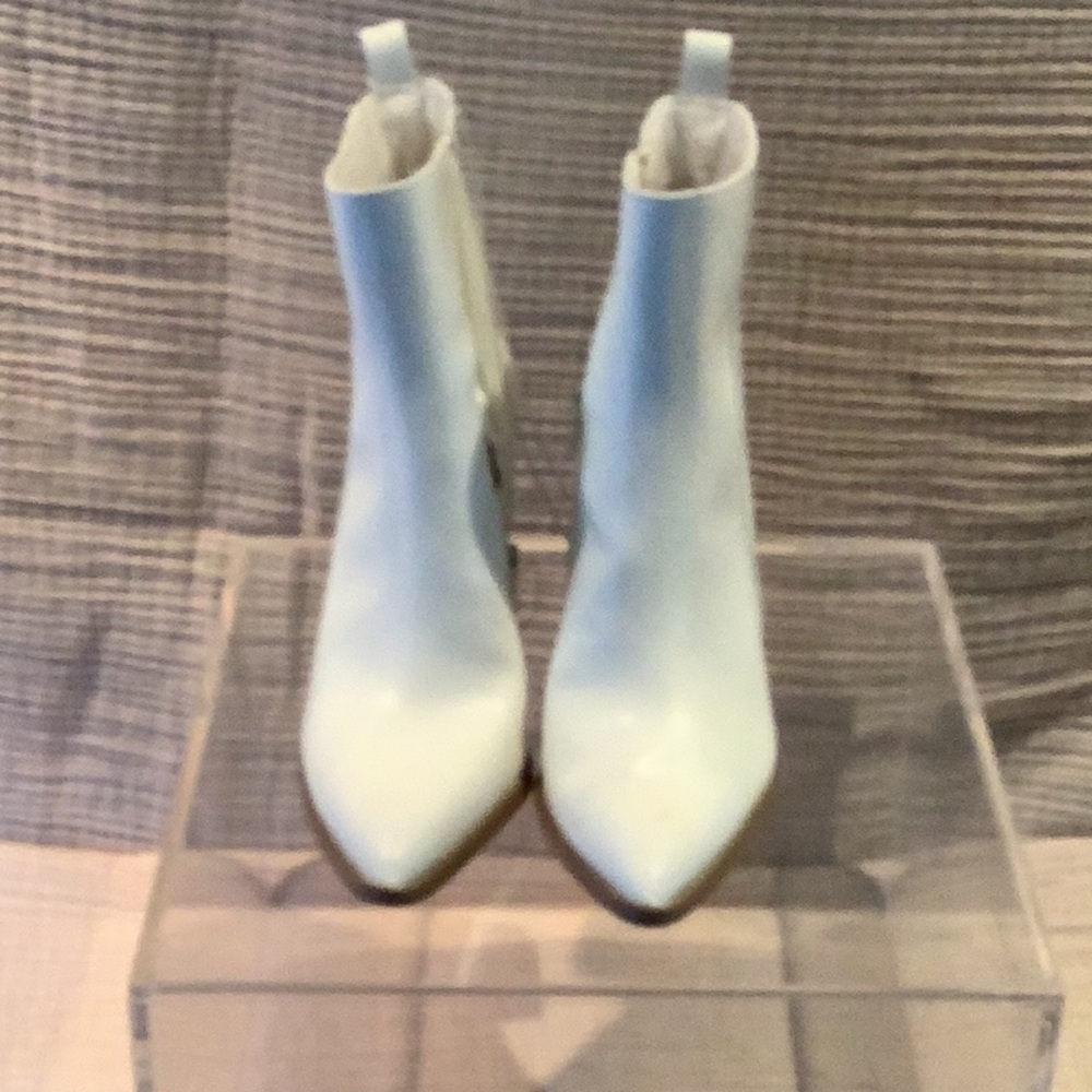 Pointed toe  boots